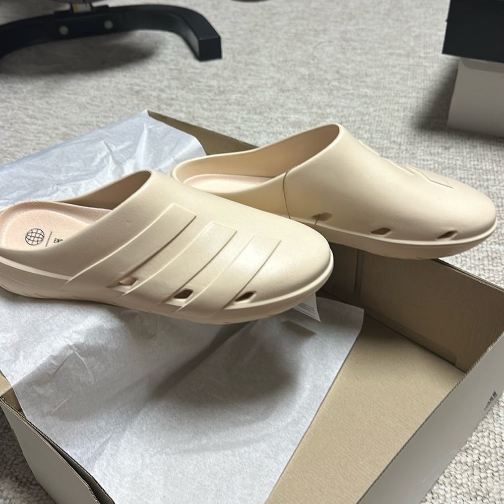 Adidas Adicane unisex clog new in box